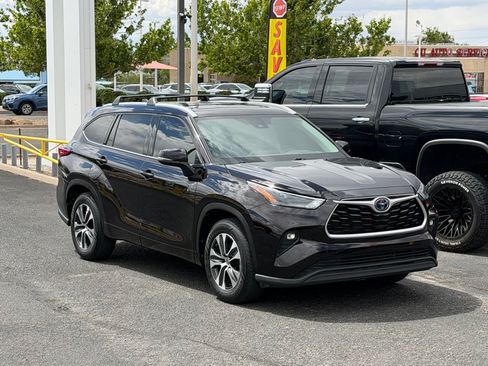Used 2022 Toyota Highlander XLE FWD image 55