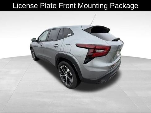 Used 2024 Chevrolet Trax RS w/ Driver Confidence Package FWD image 5