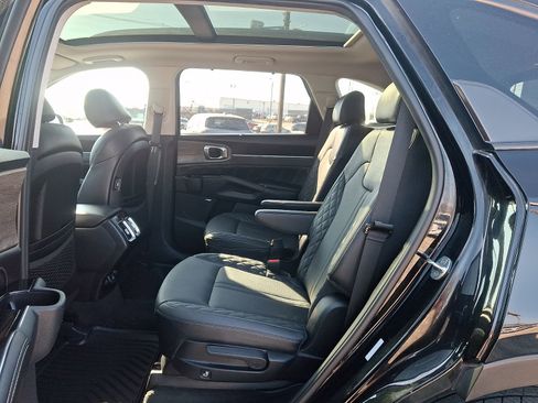 Used 2023 Kia Sorento SX Prestige image 10