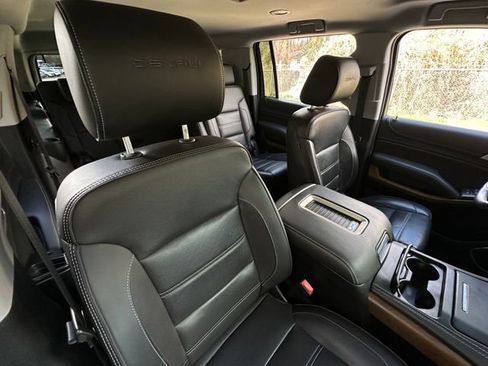 Used 2020 GMC Yukon XL Denali image 45