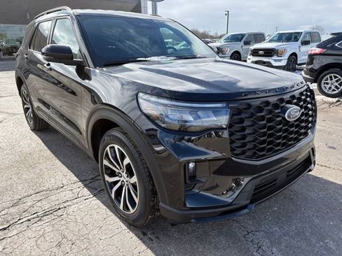 Used 2025 Ford Explorer ST-Line image 9