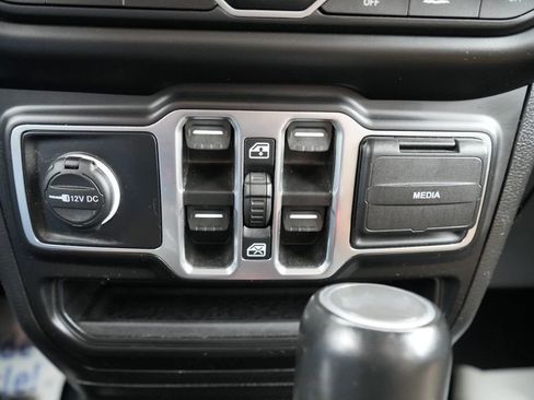 Used 2023 Jeep Wrangler Unlimited Sahara w/ Cold Weather Group image 31