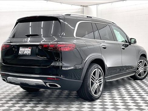 Used 2026 Mercedes-Benz GLS 450 4MATIC image 11
