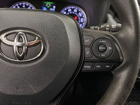 Used 2021 Toyota RAV4 XLE image 22