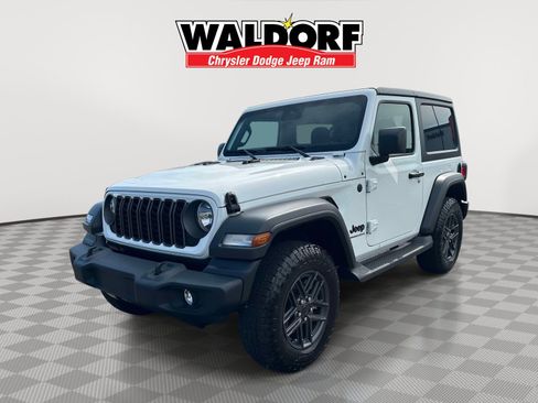 Used 2024 Jeep Wrangler Sport AWD/4WD image 3