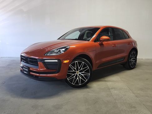 Used 2023 Porsche Macan AWD/4WD image 1