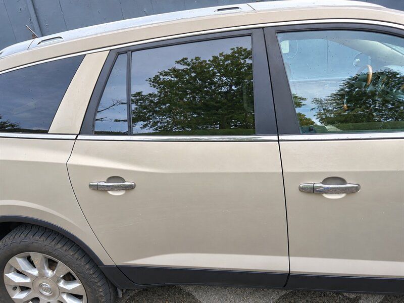 Used 2010 Buick Enclave CXL w/ Trailering Provision Package AWD/4WD image 21