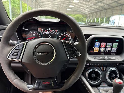 Used 2018 Chevrolet Camaro SS RWD image 12