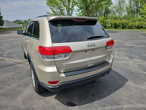 Used 2014 Jeep Grand Cherokee Laredo w/ Security & Convenience Group AWD/4WD image 3