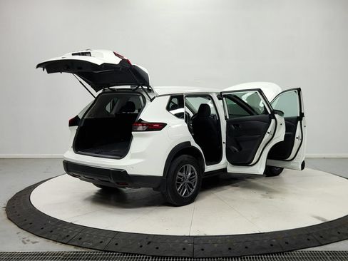 Used 2024 Nissan Rogue S AWD/4WD image 16