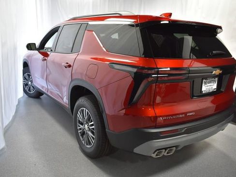 New 2026 Chevrolet Traverse LT w/ Driver Confidence Package AWD/4WD image 8