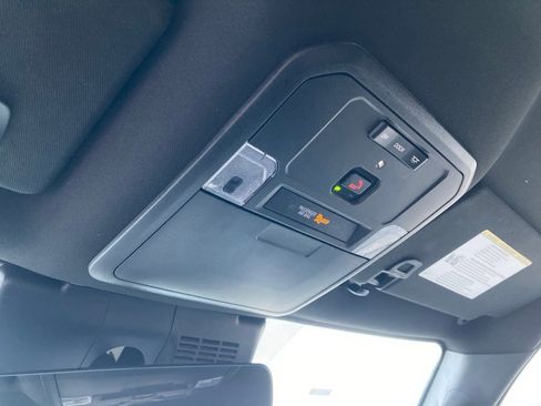 Used 2025 Toyota Tacoma TRD Off-Road image 27