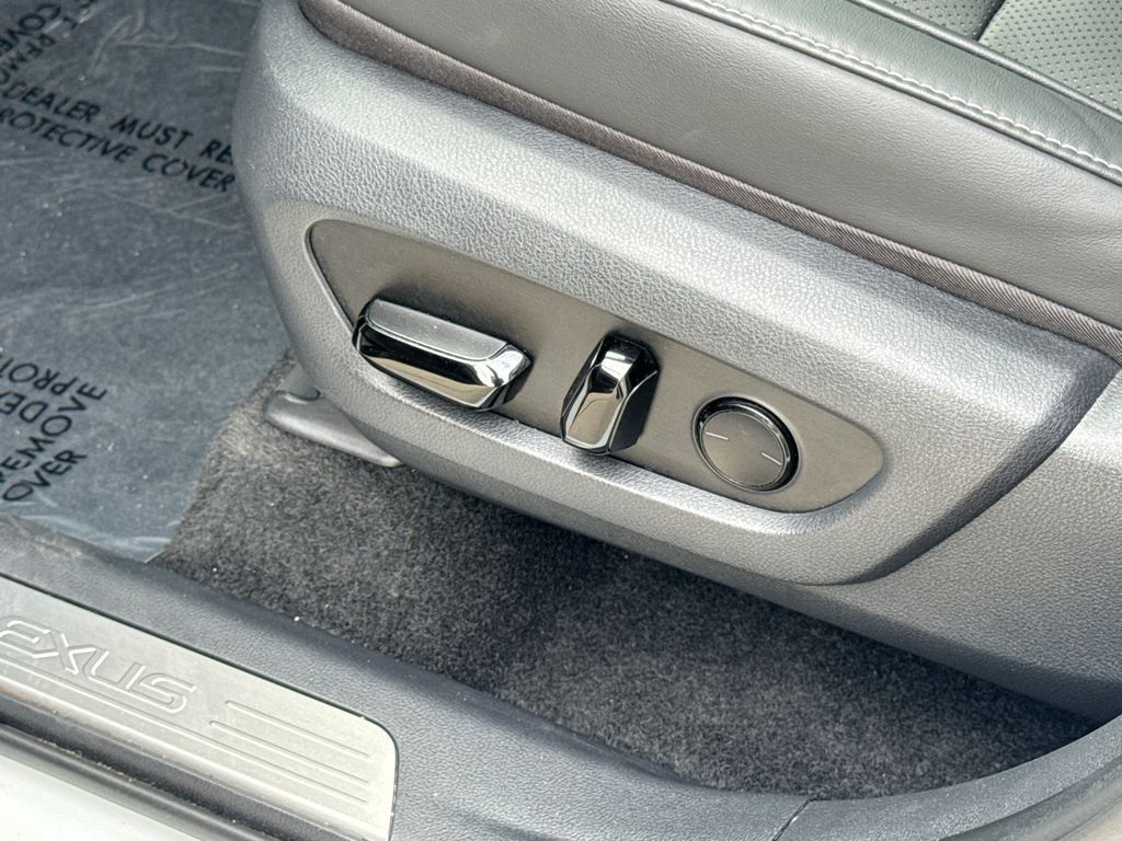 Used 2025 Lexus TX 350 FWD w/ Technology Package image 16