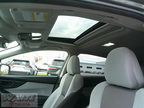 Used 2022 Subaru Crosstrek 2.0i Premium w/ Moonroof Package image 22