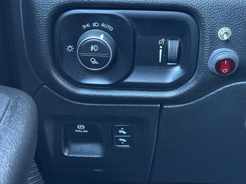 Used 2024 RAM 1500 Big Horn image 31