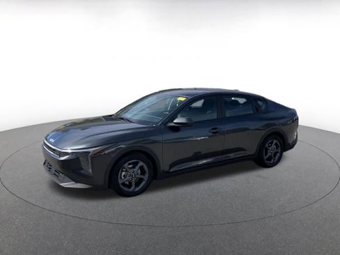 Used 2025 Kia K4 LXS FWD image 7