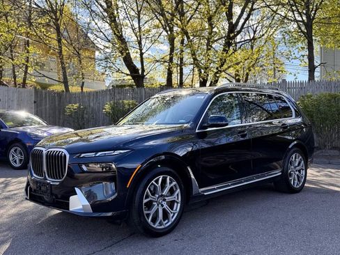 Used 2024 BMW X7 xDrive40i AWD/4WD image 2