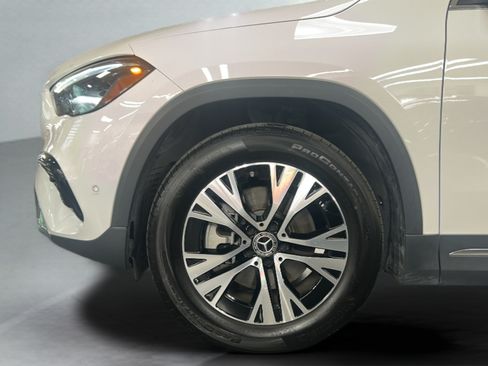 Used 2025 Mercedes-Benz GLA 250 image 40