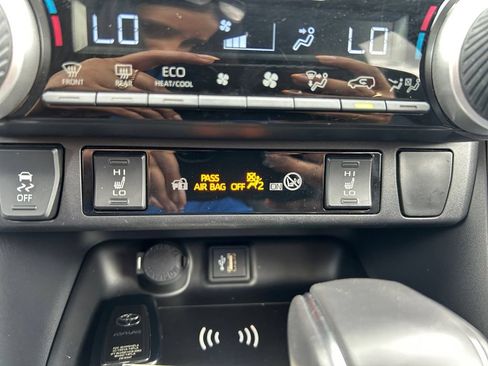 Used 2024 Toyota RAV4 XSE AWD/4WD image 24