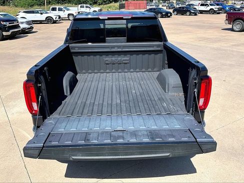 Used 2024 GMC Sierra 1500 SLT AWD/4WD image 33