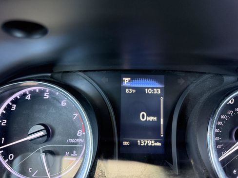 Used 2019 Toyota Camry SE FWD image 19