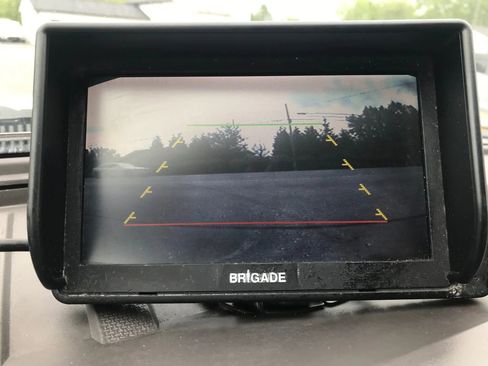 Used 2016 Ford F550 2WD Regular Cab Super Duty image 17