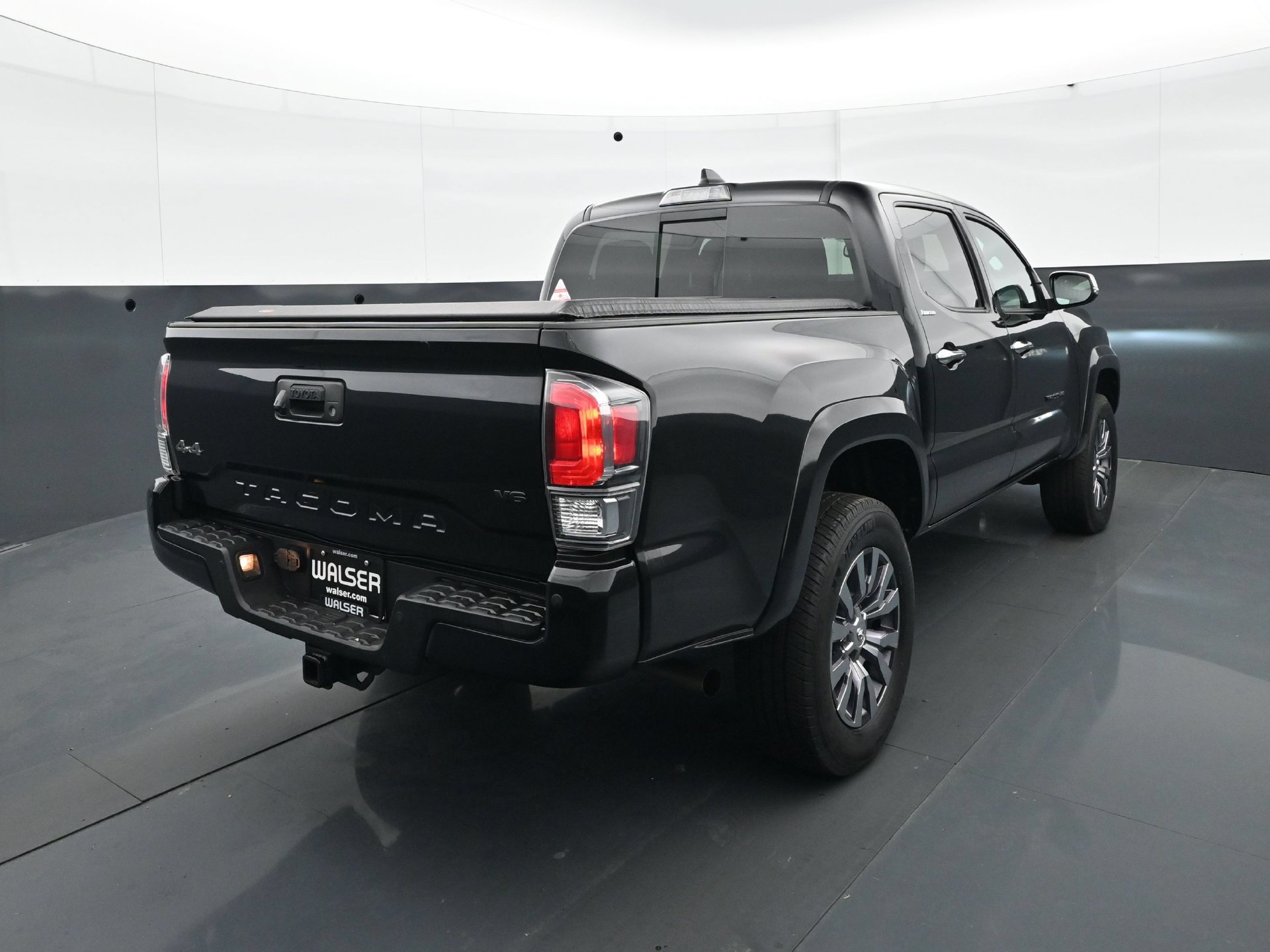 Used 2021 Toyota Tacoma Limited AWD/4WD image 6