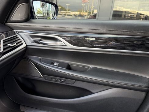 Used 2019 BMW 740i w/ Executive Package image 33