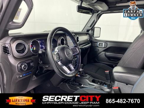 Used 2023 Jeep Wrangler Unlimited Rubicon 4xe w/ Steel Bumper Group AWD/4WD image 11