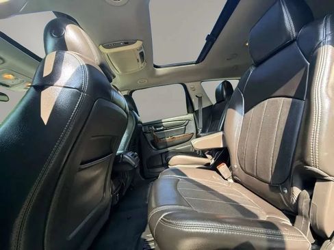 Used 2014 Chevrolet Traverse LTZ FWD image 17