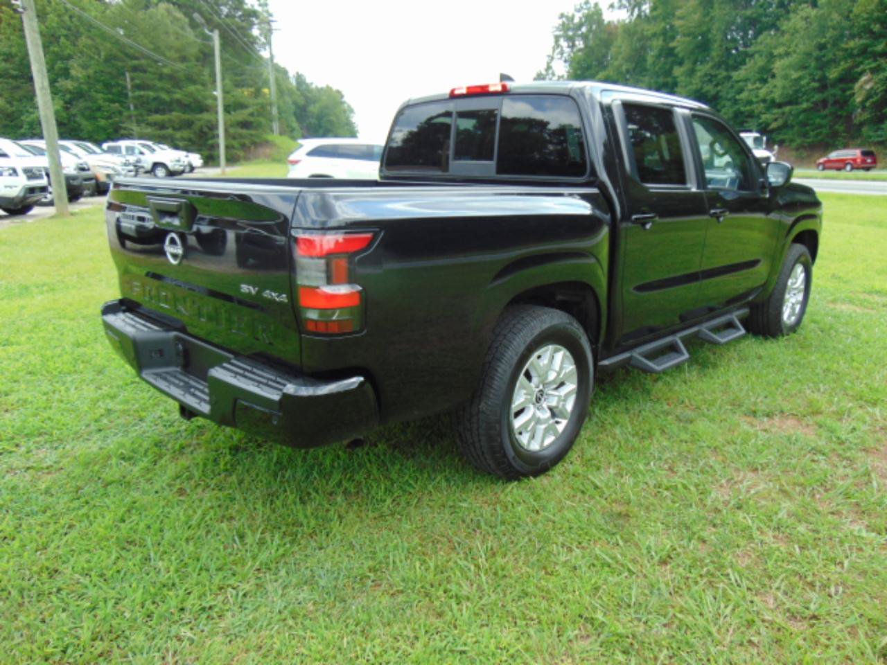 Used 2022 Nissan Frontier SV AWD/4WD image 4