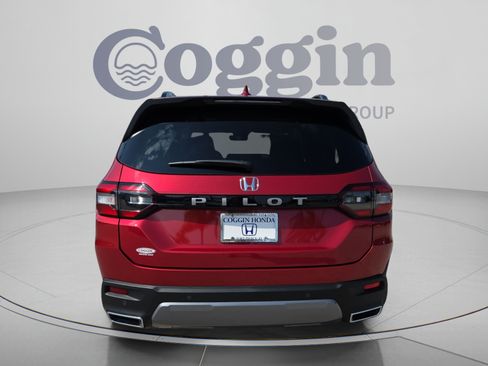 Certified 2026 Honda Pilot EX-L image 4