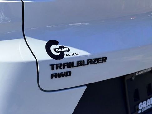 Used 2022 Chevrolet TrailBlazer LS AWD/4WD image 23