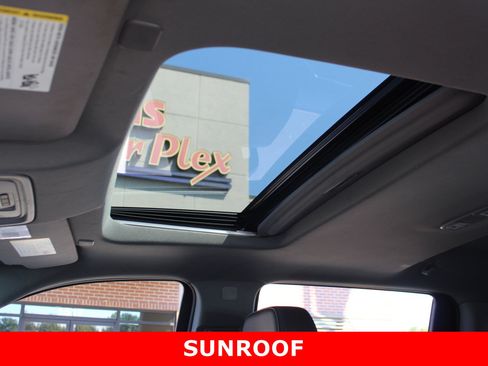 Used 2023 GMC Sierra 1500 Denali w/ Technology Package AWD/4WD image 26