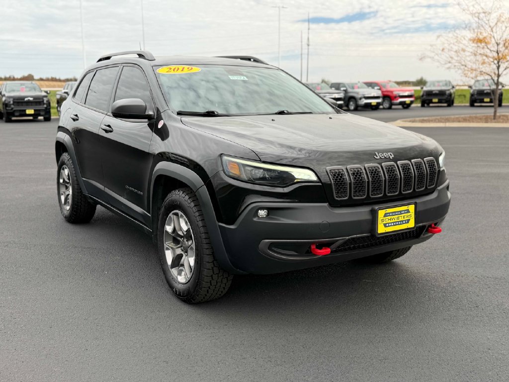 Used 2019 Jeep Cherokee Trailhawk w/ Cold Weather Group AWD/4WD image 5