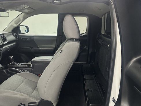 Used 2022 Toyota Tacoma SR image 13