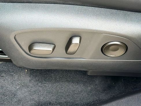 Used 2025 Buick Enclave Sport Touring w/ Power Package FWD image 27
