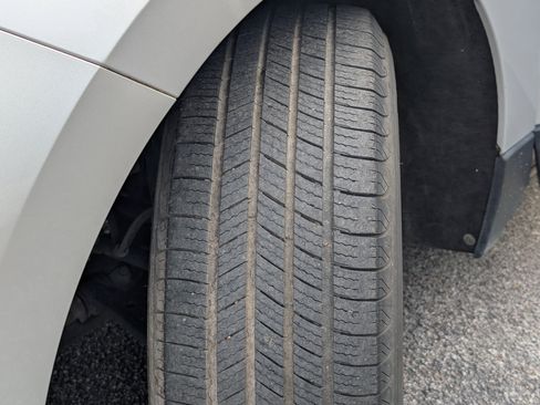 Used 2018 Chevrolet Equinox LT FWD image 35