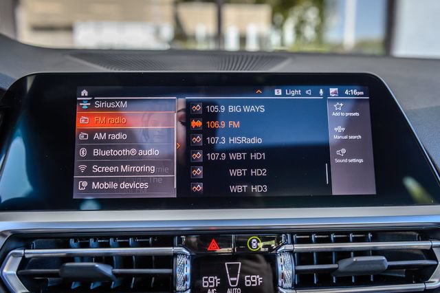 Used 2022 BMW 330i Sedan w/ M Sport Package RWD image 32