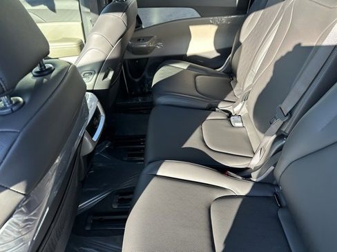 New 2026 Kia Carnival EX image 15