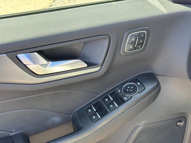 Used 2023 Ford Escape Active w/ Tech Pack #2 FWD image 18