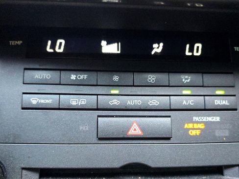 Used 2017 Lexus RC 200t F Sport image 32