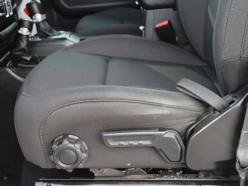 Used 2023 Jeep Gladiator Willys image 9