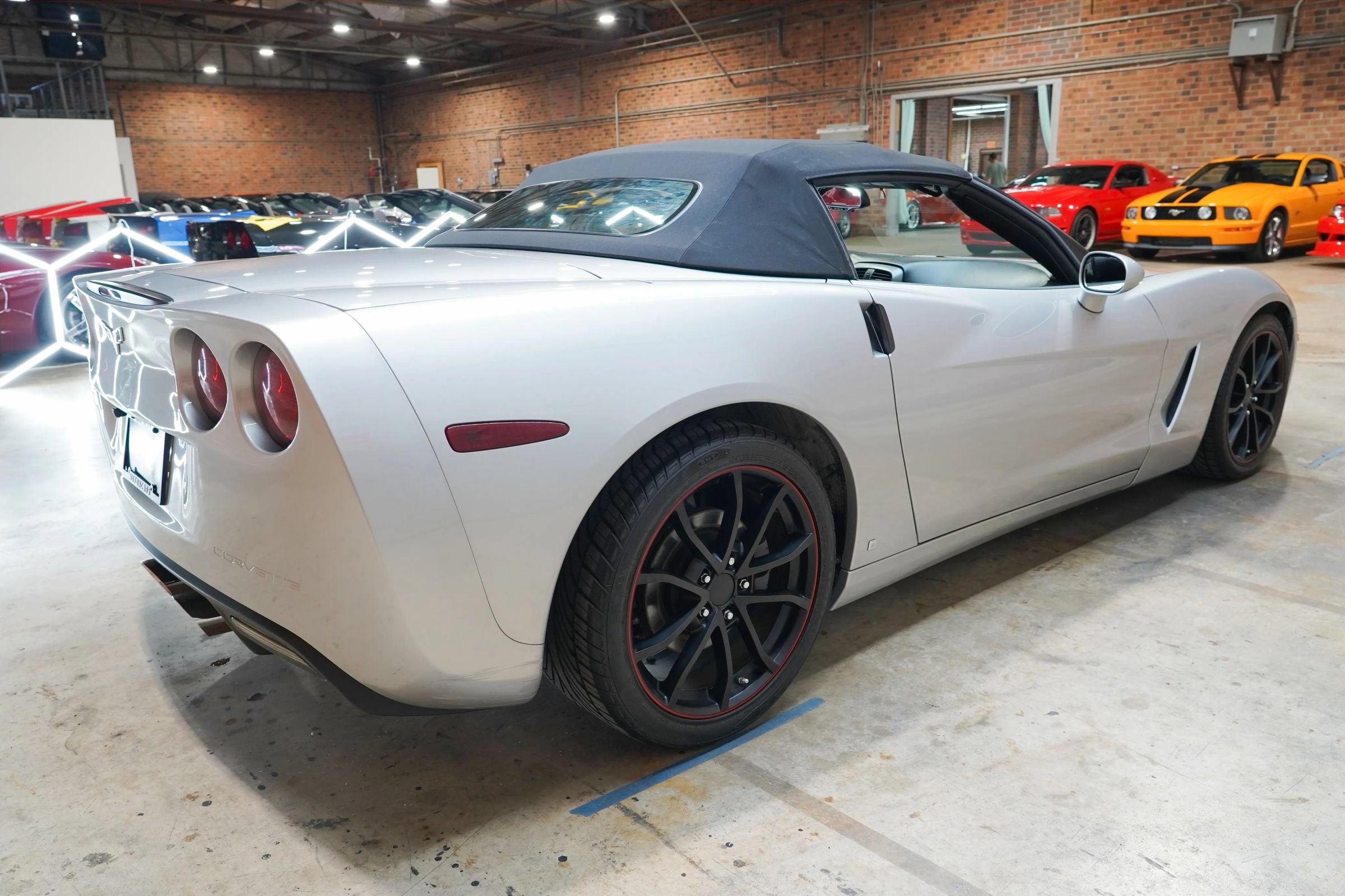 Used 2006 Chevrolet Corvette Coupe w/ Preferred Equipment Group RWD image 13