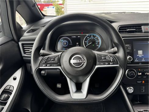 Used 2025 Nissan Leaf S FWD image 20