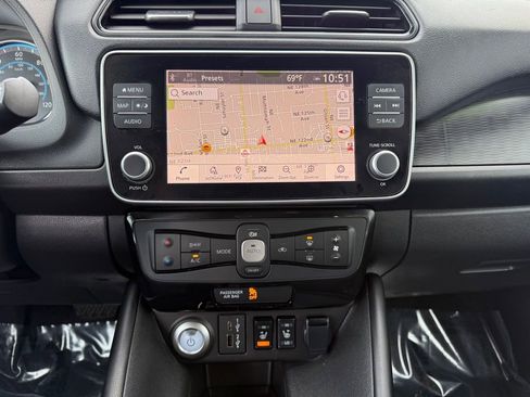 Certified 2024 Nissan Leaf SV Plus image 19
