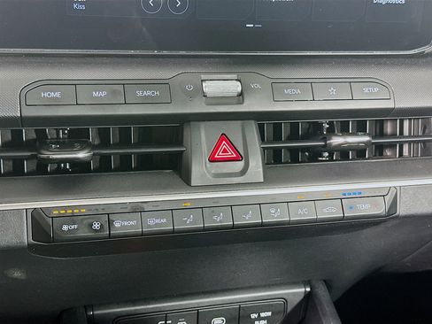 Used 2025 Kia K4 FWD image 24
