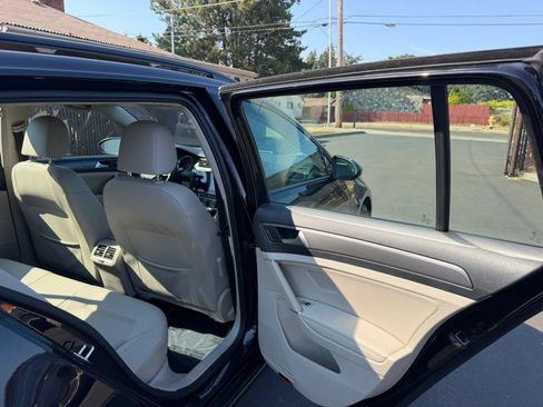 Used 2018 Volkswagen Golf SE FWD image 15