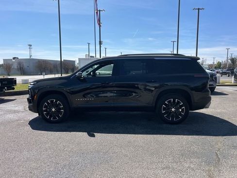 New 2026 Chevrolet Traverse LT w/ Sun and Wheel Package FWD image 6
