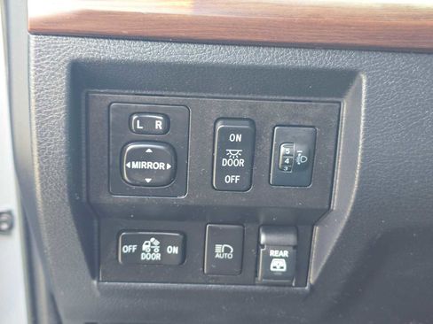 Used 2019 Toyota Tundra Limited AWD/4WD image 25